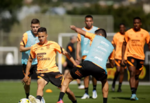 Corinthians vence pouco como visitante e pega Flu e Boca longe de Itaquera