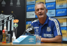 Lisca, do Santos, cita jejum de Klopp e diz: “Se me deixar aqui cinco anos, isso vai voar”