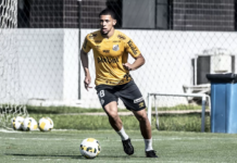 Alex comemora volta ao Santos: “Muito feliz pela reestreia”