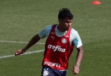 Palmeiras treina com Veron antes de viagem para Belo Horizonte