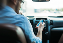Celular ao volante: multas disparam 160% no estado de São Paulo