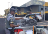 Jovens são presos após serem flagrados com pasta base de cocaína escondida em lataria de carro
