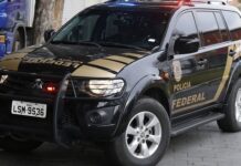 Polícia Civil cumpre mandado durante investigação contra golpes na internet