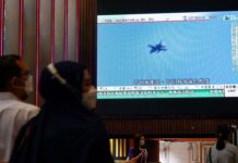 Mísseis de exercício militar da China caem em águas do Japão, diz imprensa do país