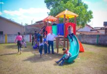 Prefeitura de Valentim Gentil entrega playground ao setor social