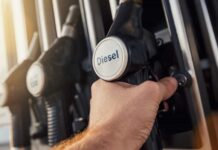 Petrobras reduz R$ 0,22 por litro o preço do diesel nas refinarias