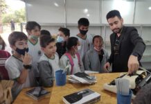 Em visita ao FLIV alunos visitam stands de editora e livraria e realizam doações e trocas de livros