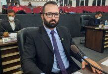 Na Câmara, Renato Abdala critica pregão eletrônico de até R$ 1,3 milhão para banheiros químicos