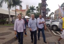 Candidato a deputado estadual, Valdomiro Lopes visita Votuporanga