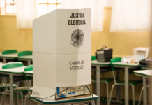 Eleitor que se recusar a entregar celular a mesário será impedido de votar, diz TSE
