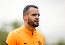 Renato Augusto vira “ponto de interrogação” no Corinthians, que espera retornos em Majestoso