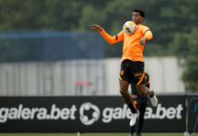 Corinthians terá dupla de zaga inédita na temporada contra o Atlético-GO