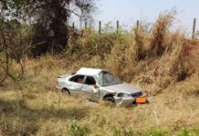 Carro capota na Rodovia Péricles Bellini e deixa família ferida