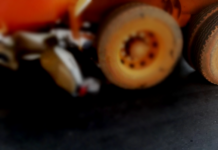 Homem morre após bater moto e ser atropelado por caminhão em Rio Preto