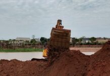 Represa Municipal: desassoreamento avança com remoção de sedimentos
