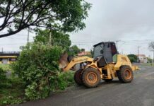 Ainda em alerta, prefeitura reforça equipes de limpeza após tempestade