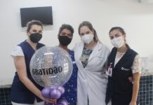 Grande dia: paciente do Ambulatório de Oncologia encerra tratamento