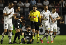 Árbitro de Santos x Corinthians relata copo atirado no campo, drone e invasão de gerente