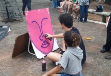 Alunos do curso de Publicidade levam cultura para a praça do Half
