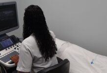 Mastologista alerta que mulheres abaixo dos 40 anos também devem se prevenir contra o câncer de mama