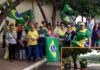 Bolsonaristas deixam a rodovia e se reúnem em frente ao Tiro de Guerra