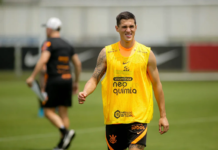 Mateus Vital termina ano como titular e adia discussão sobre futuro: “Focado no Corinthians”