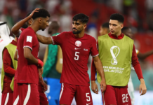 Catar é a primeira seleção eliminada da Copa e repete frustração da África do Sul em 2010