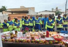 Vizinhos organizam café da manhã surpresa para coletores de lixo em Votuporanga