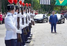 Carlão Pignatari é condecorado com a medalha ”Brigadeiro Tobias” da Polícia Militar paulista
