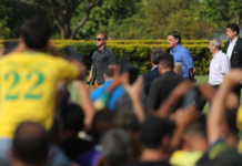 “Tudo dará certo no momento oportuno”, diz Bolsonaro em fala a apoiadores