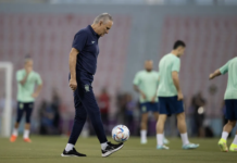 Tite divulga equipe reserva da Seleção para pegar Camarões