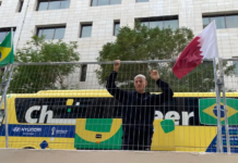 Richarlison agradece torcida na porta do hotel: “Chorar agora, mas voltaremos mais fortes”