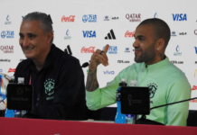 ‘Se tiver de tocar pandeiro, vou ser o melhor pandeirista’, diz Daniel Alves após críticas