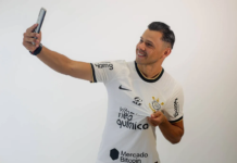 Corinthians anuncia a contratação de Romero com “ajuda” de Balbuena e sirene no clube