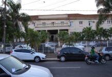 Mulher é suspeita de atear fogo em namorado durante briga em posto de gasolina