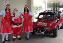Papai Noel e equipe visitam Santa Casa
