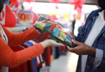 Procon orienta consumidores sobre trocas de presentes de Natal