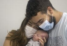 Pai faz pedido de casamento na Maternidade da Santa Casa