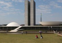 Congresso promulga reajustes para parlamentar, ministro e presidente