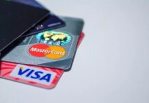 Taxa de juros do cartão de crédito ultrapassa os 400% para cliente rotativo
