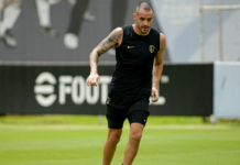 Yuri Alberto e Renato Augusto treinam no campo a três dias da estreia