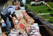 Caminhoneiro é preso após ser flagrado com 250 mil maços de cigarros contrabandeados