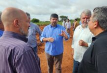 Desassoreamento: autoridades visitam obra na Represa Municipal