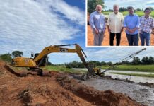 Desassoreamento: prefeito e superintendente da Saev Ambiental visitam obra na Represa