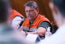Tarcísio diz que existem falhas no sistema de alertas de chuvas no Brasil