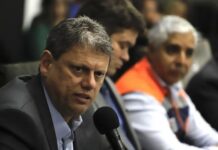 Tarcísio diz que ‘pobre não sabe o que é direita ou esquerda’ na política