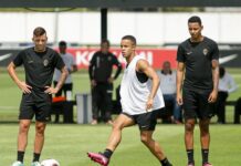 Segundo dia de preparação do Corinthians para o clássico tem atividade recheada de garotos