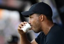 Fernando Lázaro já passou o pai em jogos e supera até Tite em aproveitamento no Corinthians