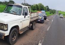 Dupla é detida por soltar fogos de artifício na frente da base da polícia na BR-153