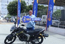 Catanduvense ganha moto 0km no Show de Prêmios do Sorte Saúde do HB